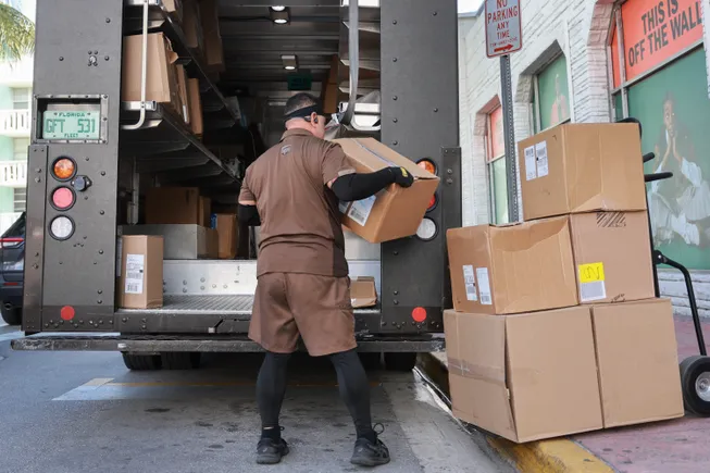 UPS将在旺季结束后实施5.9%的价格上涨：掌握运费变动的关键时刻