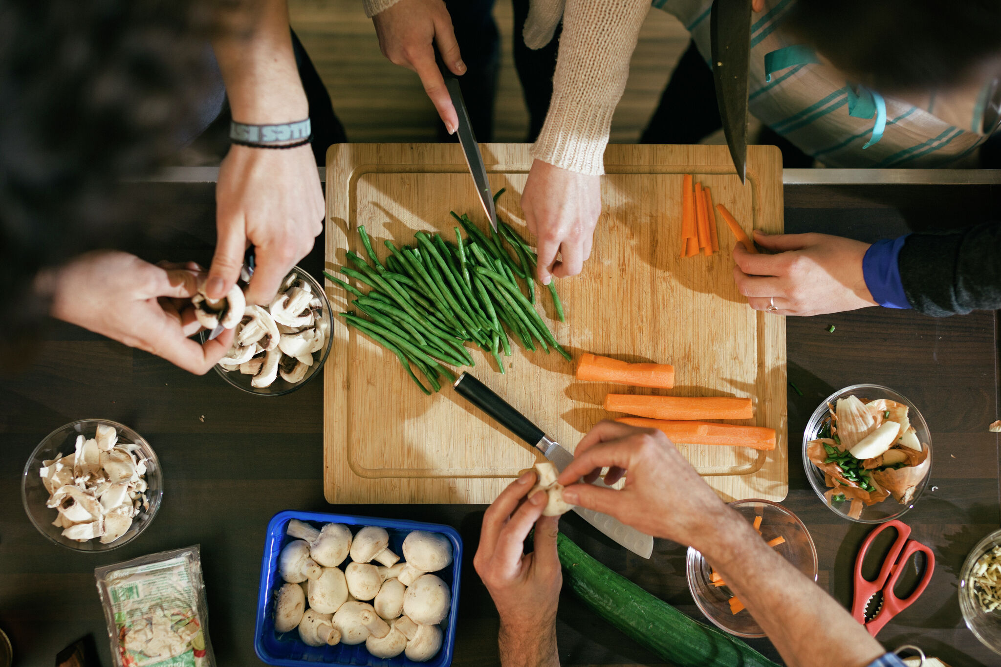 Cost Comparison of Food Delivery vs Groceries in California: Prices Surge Dramatically!