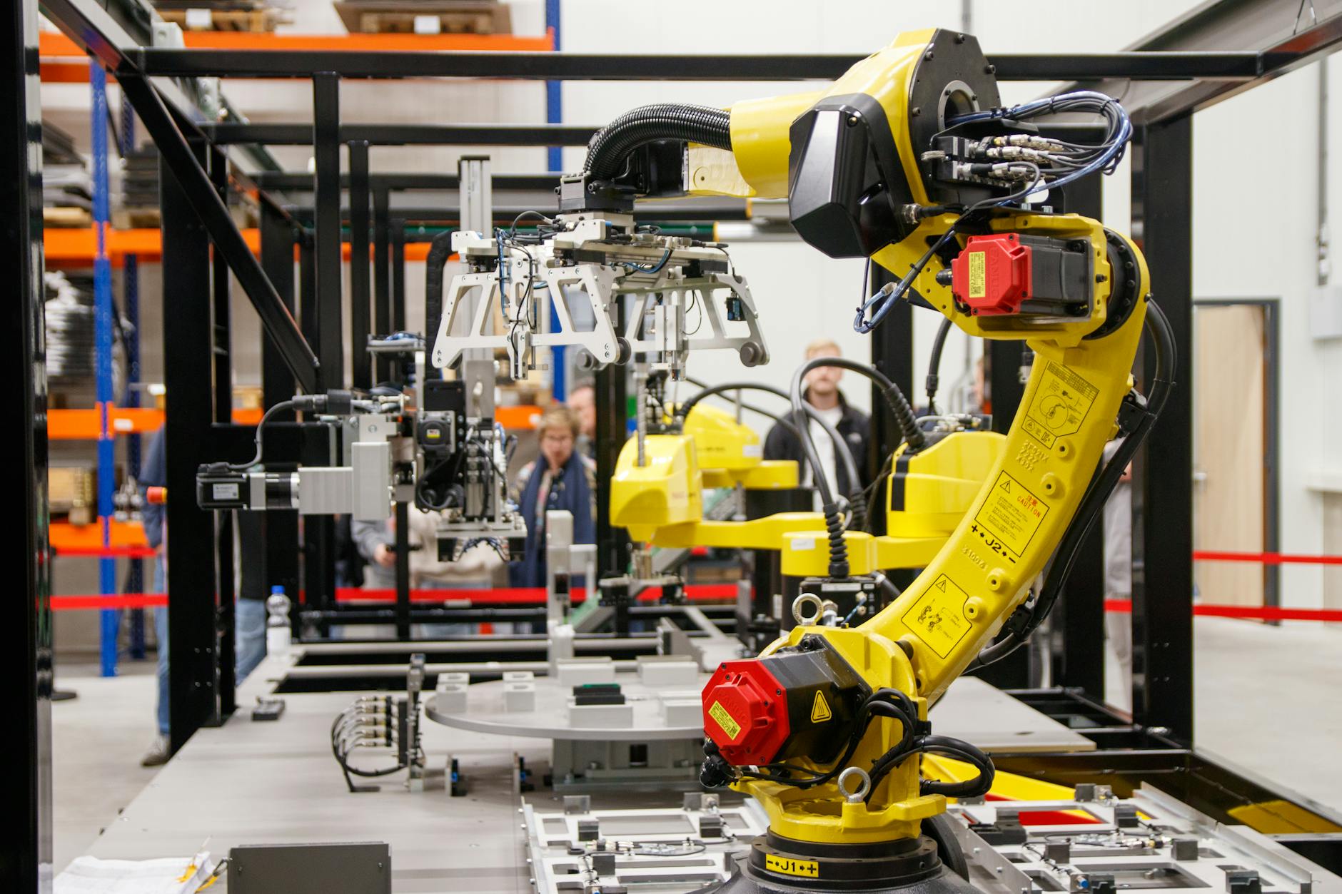 AGV/AMR Robots Reshape Manufacturing Logistics: 2026 Deep Dive into Autonomous Mobile Robot Scale Adoption