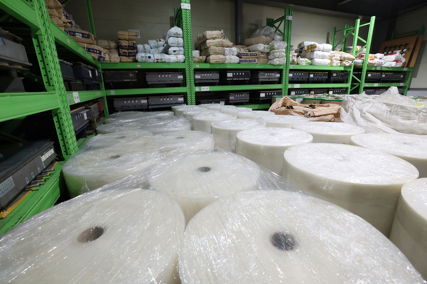 Iran War Disrupts Global Semiconductor & Pharma Supply Chains
