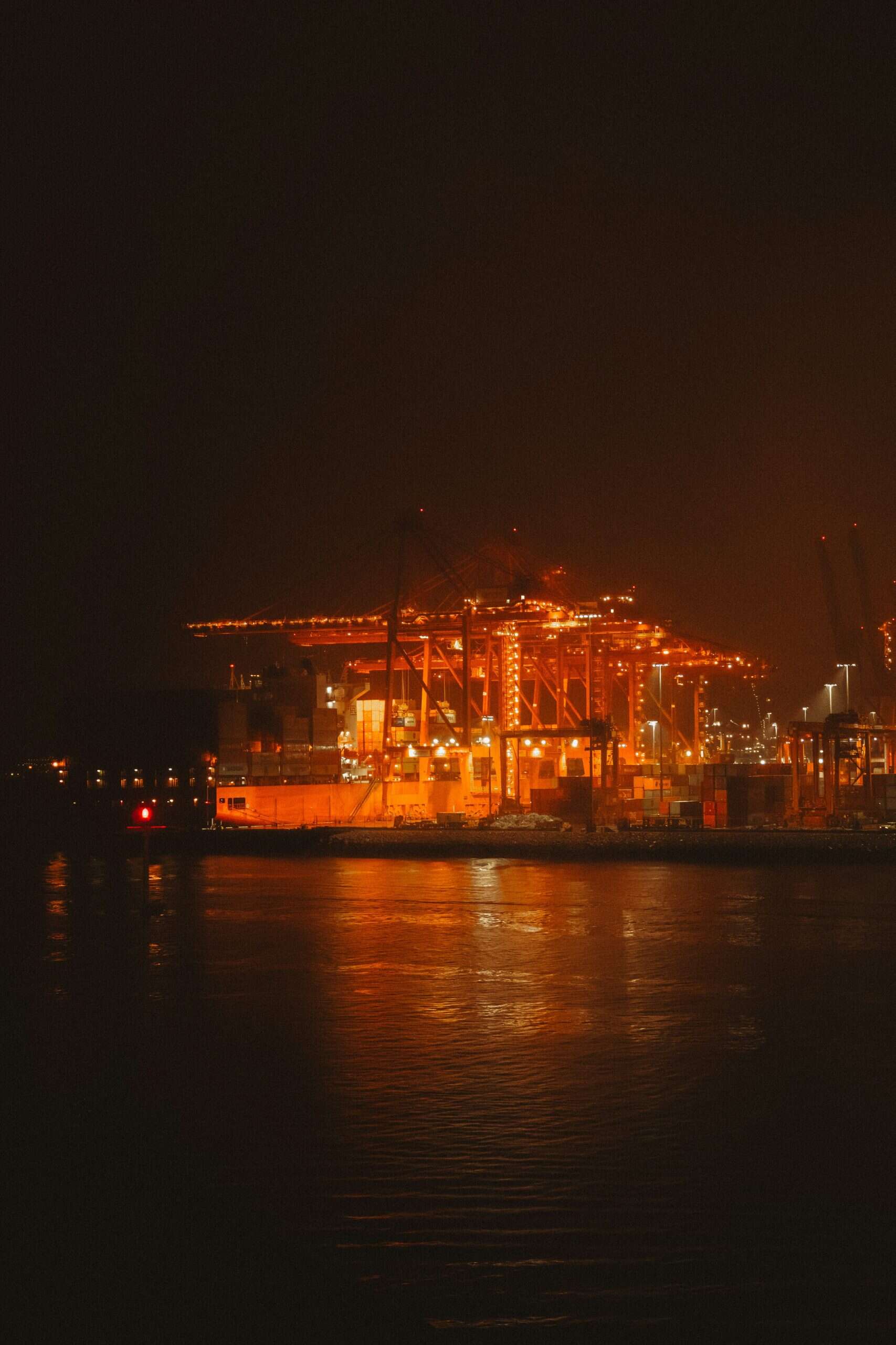 Salalah Port Surges to 4.3M TEU with 78% LSCI Rebound in Q1 2026 as Hormuz and Red Sea Chokepoints Close