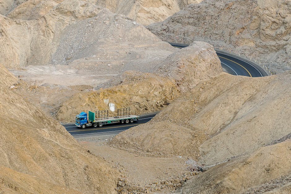 Hormuz Crisis Drives $735 Transpacific Freight Surge