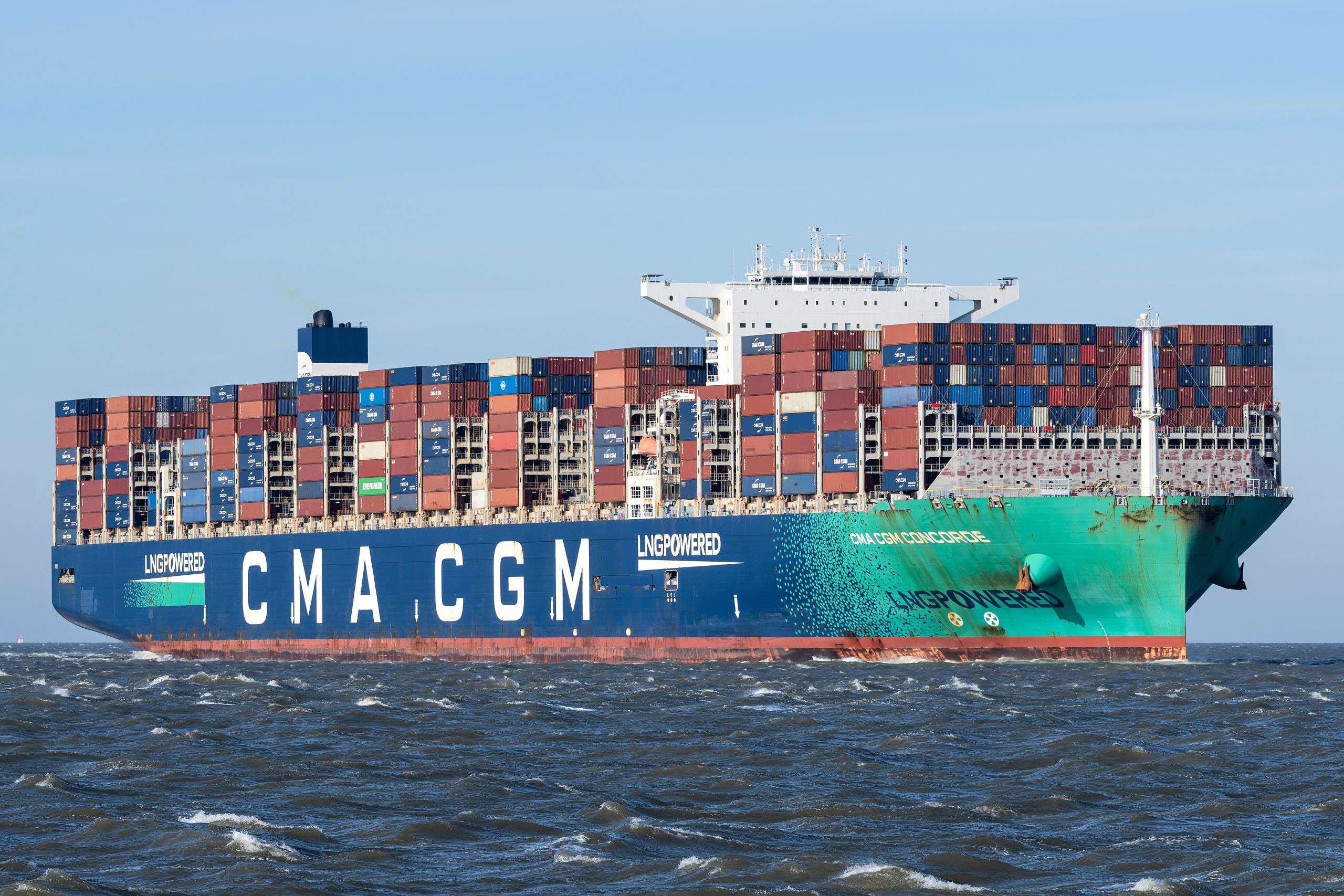 CMA CGM Q1 净利润暴跌78%至2.5亿美元，霍尔木兹海峡冲突推高运营成本