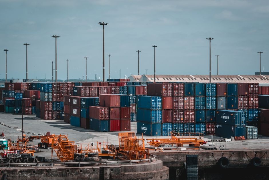 Jeddah port congestion halts Gulf land bridge, 5km truck queues