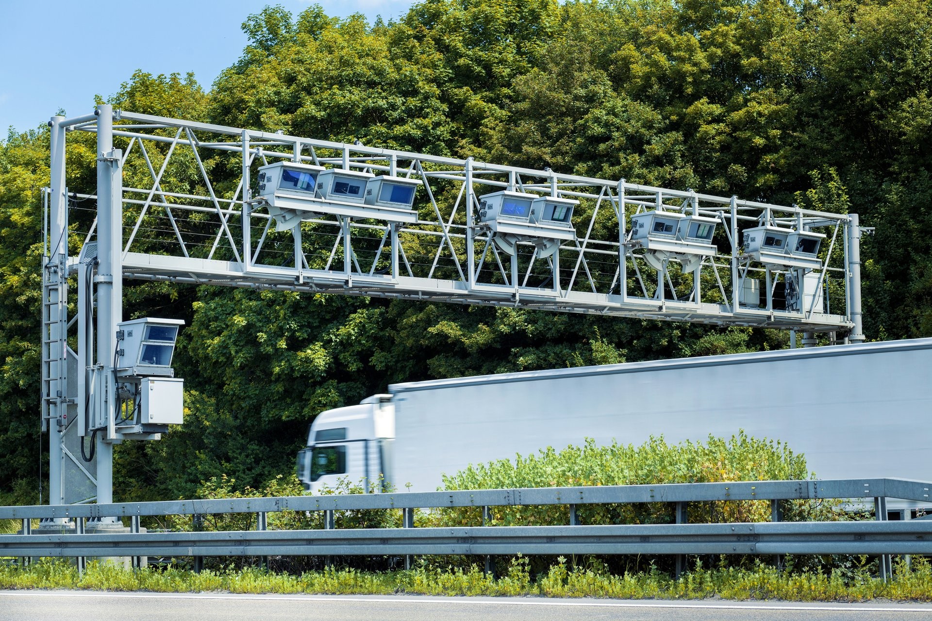 DKV acquires majority stake in Tolltickets for European EETS expansion
