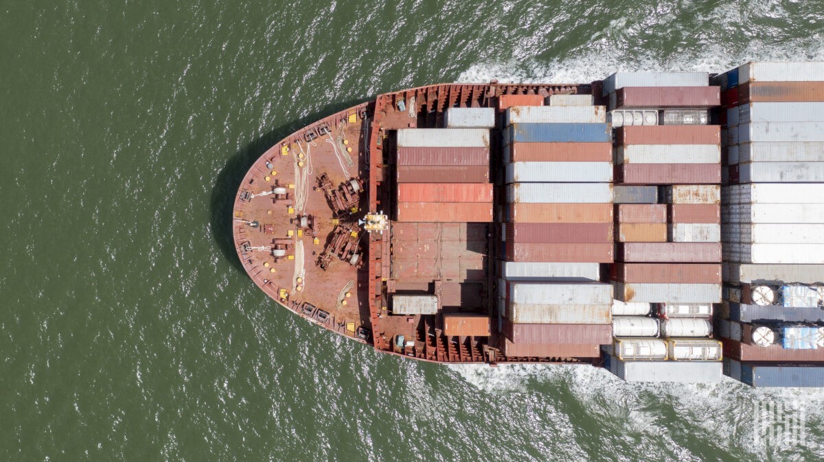 Asia-US container rates soar past $7,900 amid peak season surge