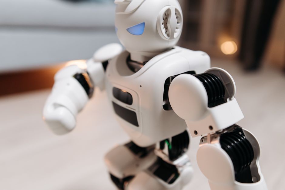 Freight Forwarders Adopt AI Gradually to Avoid Cargo Risks